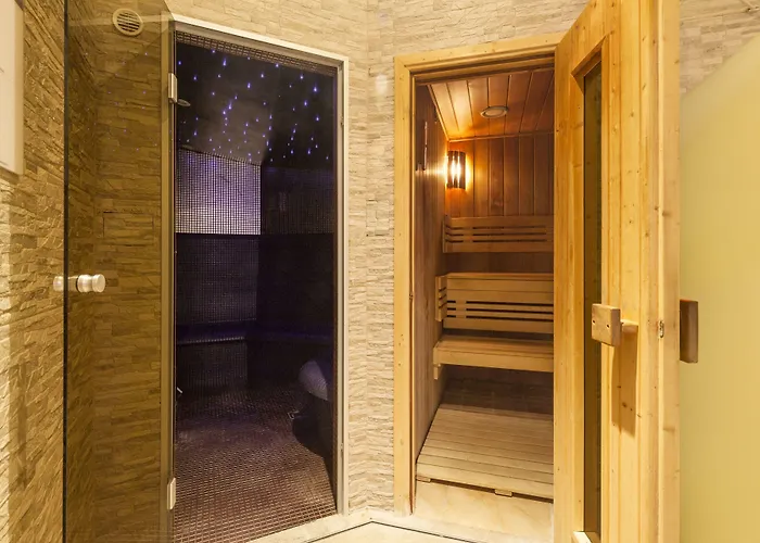 Kings CourtГотель